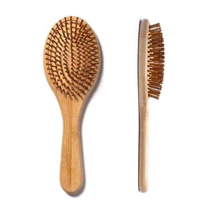 Brosse à cheveux en bambou ovale